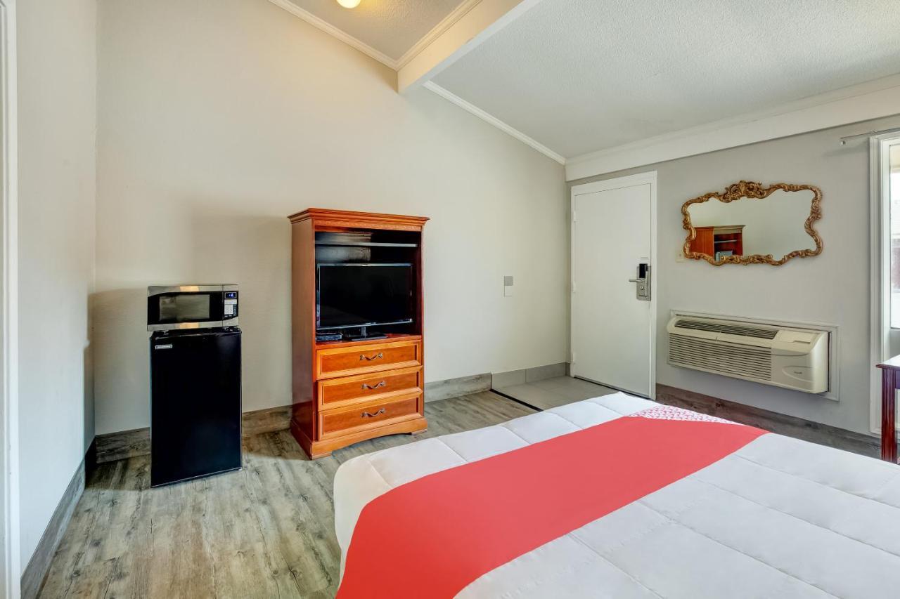 Oyo Hotel Lake Charles La I-10 المظهر الخارجي الصورة