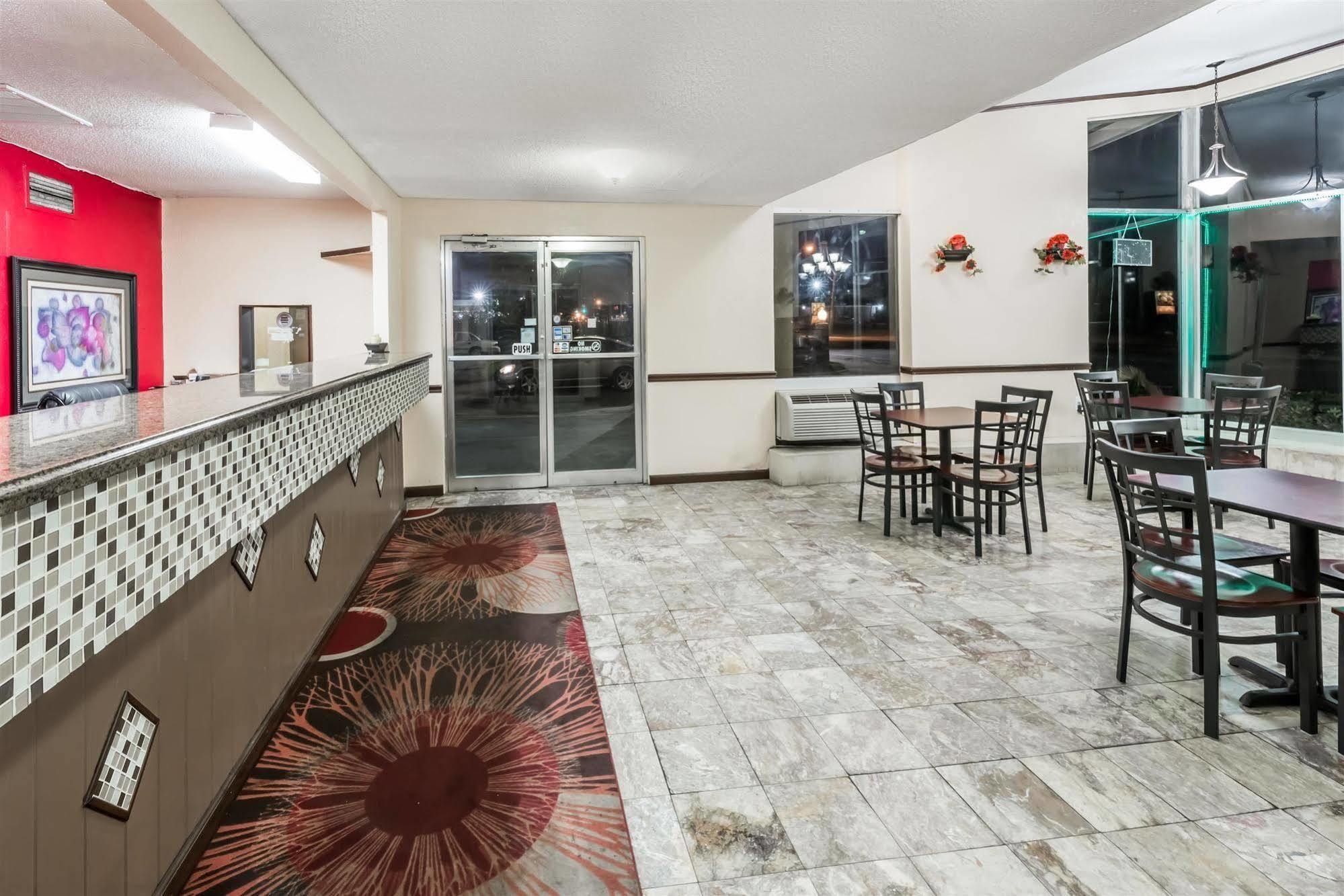 Oyo Hotel Lake Charles La I-10 المظهر الخارجي الصورة