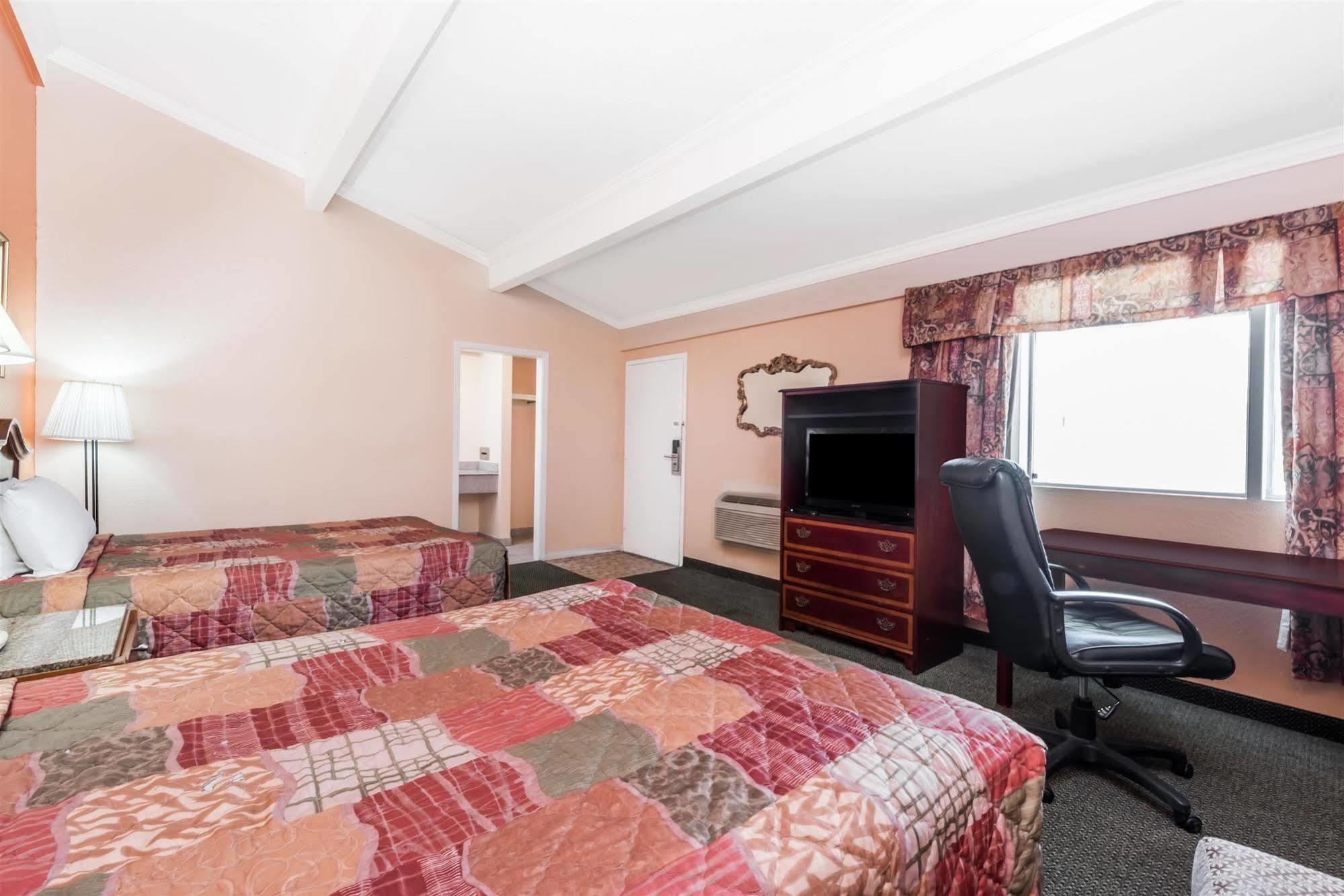 Oyo Hotel Lake Charles La I-10 المظهر الخارجي الصورة
